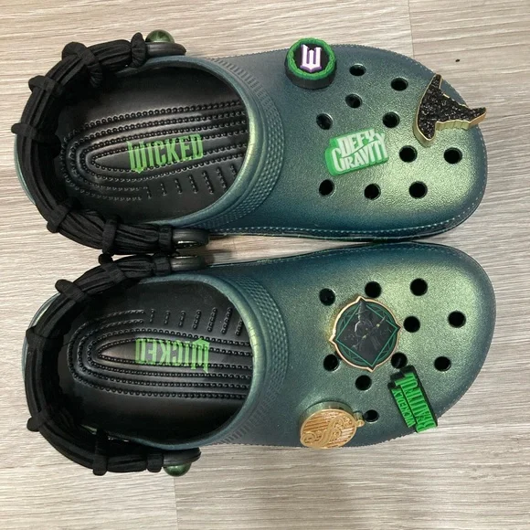 CROCS Special Edition Elphaba Wicked Crocs - Picture 3 of 7